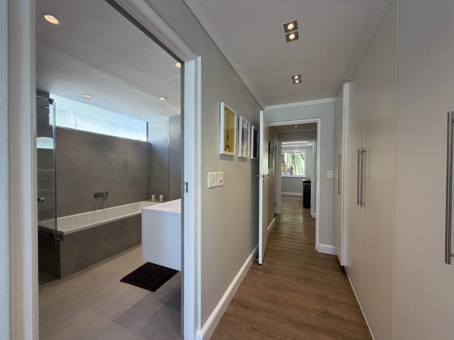 To Let 3 Bedroom Property for Rent in Sea Point Western Cape